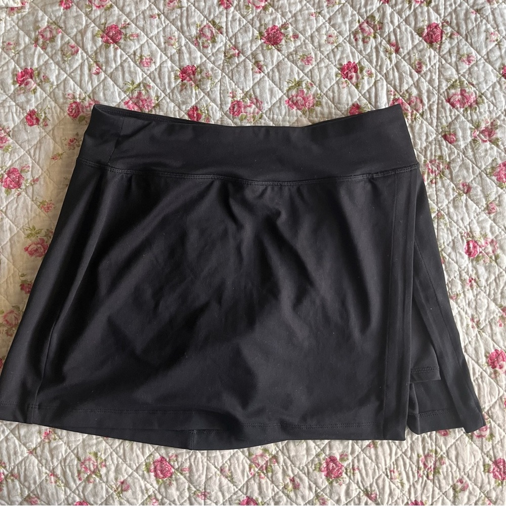 [Layer 8] Black Athletic Skort